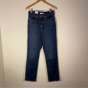 Levi’s Signature Strauss.